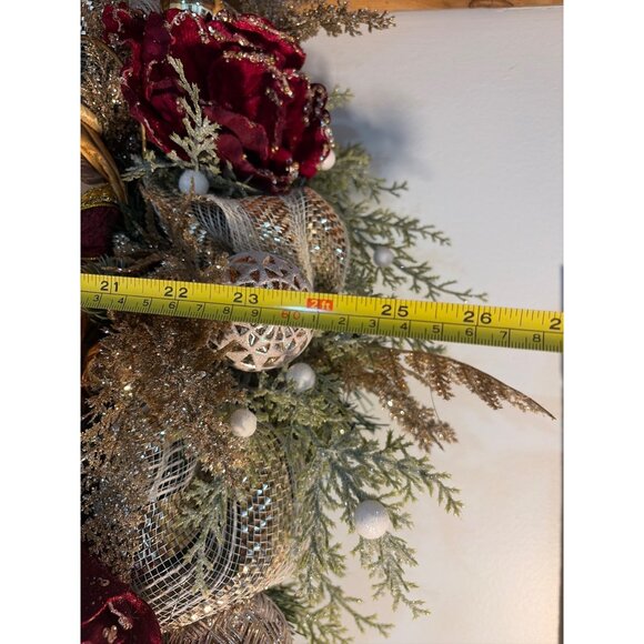 Lighted Nativity Christmas Wreath Velvet Accents Storage Bag Hammacher Schlemmer - Picture 4 of 13